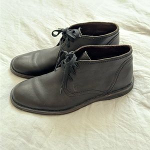 John Varvatos Black Leather Lace Up Chukka Boots, Men’s  size 9.